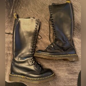 Vintage Doc Martens 20 eyelet rare